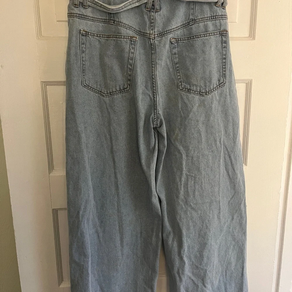 Forever 21 Belted Wide Leg Jeans - Light Blue - Picture 4 of 12